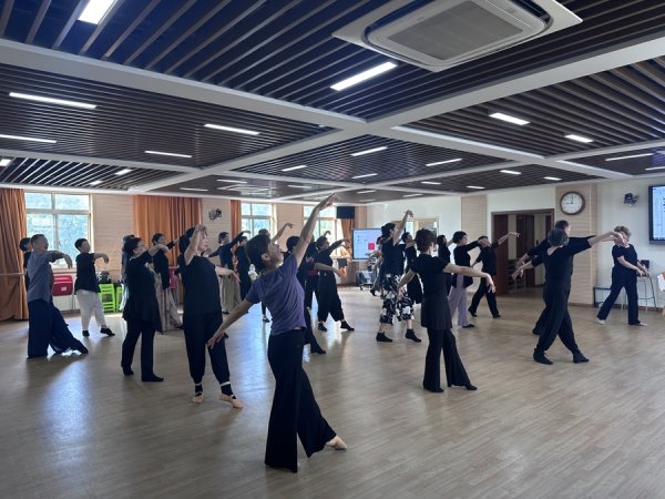 美港通配资 上海老年大学招生规模再创新高，新增教学点、新开“秒抢”课